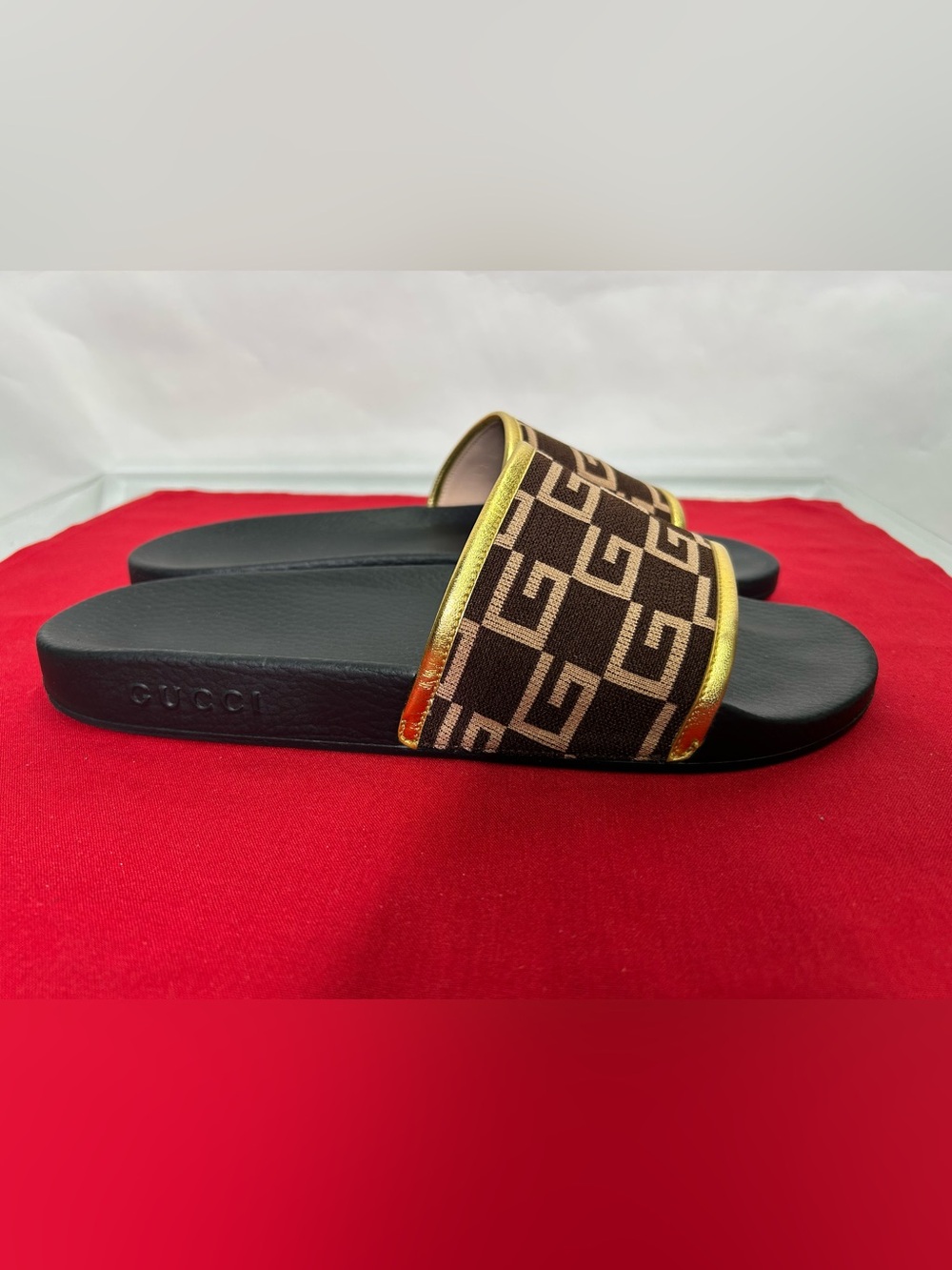 Gucci Sandals Pursuit 72 Knit Slide Brown Gold GG Monogram Slide Sandal Black - Picture 3 of 11